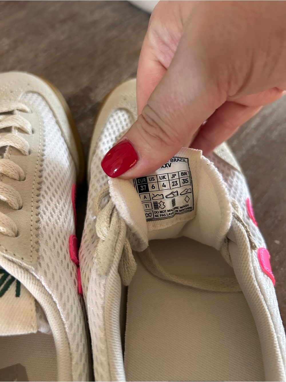 New Veja Exclusive Volley Sneakers Lunar Sari Poker - Picture 7 of 7